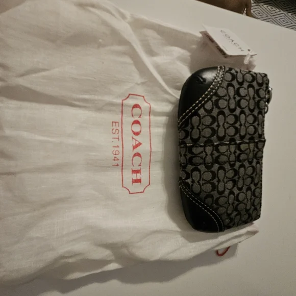 Coach Black and Gray Shoulder Bag w/ Signature Pattern With Matching Coin Purse - Picture 7 of 9